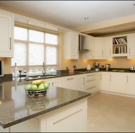 Large Kitchen Nottingham: Click Here To View Larger Image